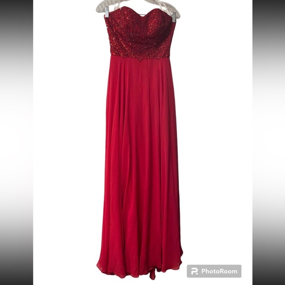 Alyce Paris Dresses & Skirts - ALYCE Paris Red Formal Dress Size 2 worn once